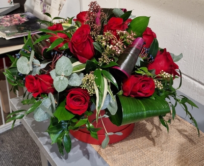 Luxury dozen red rose hatbox