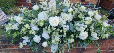 Natural White and Green top spray