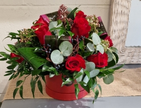 Luxury dozen red rose hatbox