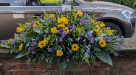 Purple and yellow top spray